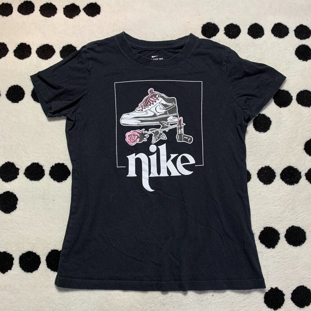 Nike Tee T-Shirt Women's XS Black Graphic Print Short Sleeve Classic Casual